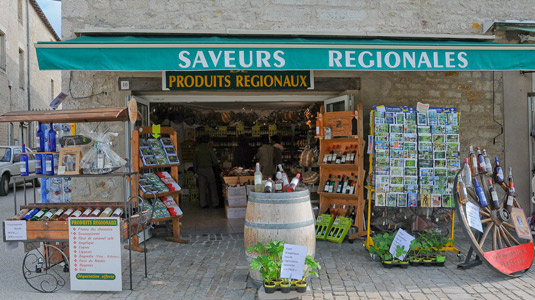 magasin saveurs régionales avec des produits locaux pour panier garni